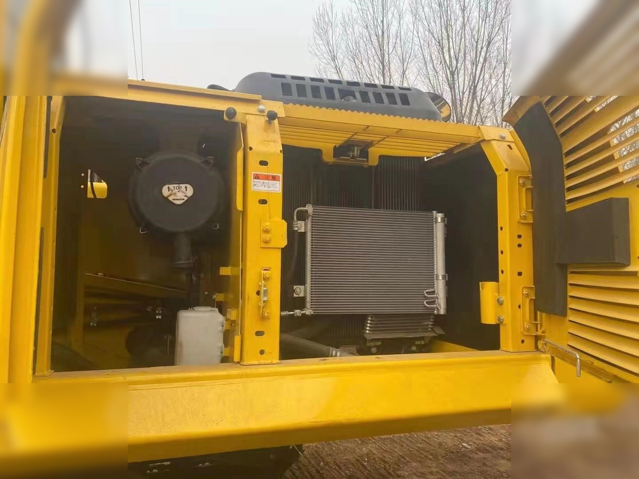 KOMATSU PC220-8 - 크롤러 굴삭기 : 사진 5 KOMATSU PC220-8 - 크롤러 굴삭기 : 사진 5