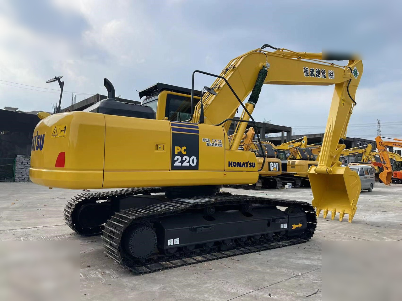KOMATSU PC220-8 - 크롤러 굴삭기 : 사진 5 KOMATSU PC220-8 - 크롤러 굴삭기 : 사진 5