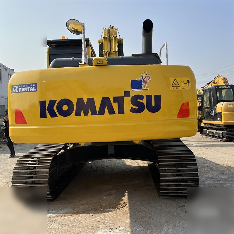 KOMATSU PC220-8 - 크롤러 굴삭기 : 사진 4 KOMATSU PC220-8 - 크롤러 굴삭기 : 사진 4