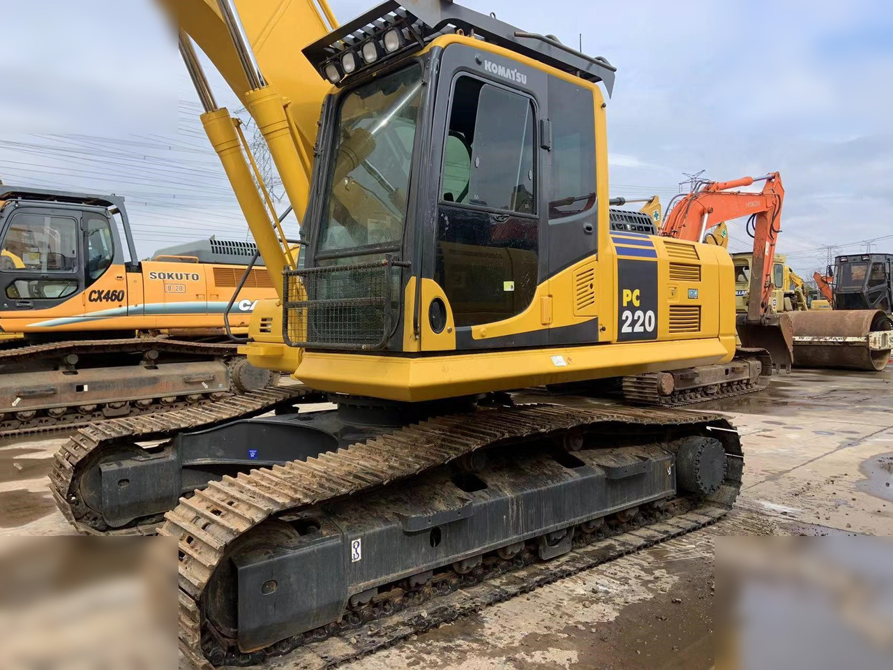 KOMATSU PC220-8 - 크롤러 굴삭기 : 사진 3 KOMATSU PC220-8 - 크롤러 굴삭기 : 사진 3