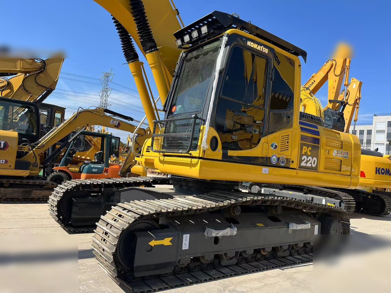 KOMATSU PC220-8 - 크롤러 굴삭기 : 사진 5 KOMATSU PC220-8 - 크롤러 굴삭기 : 사진 5