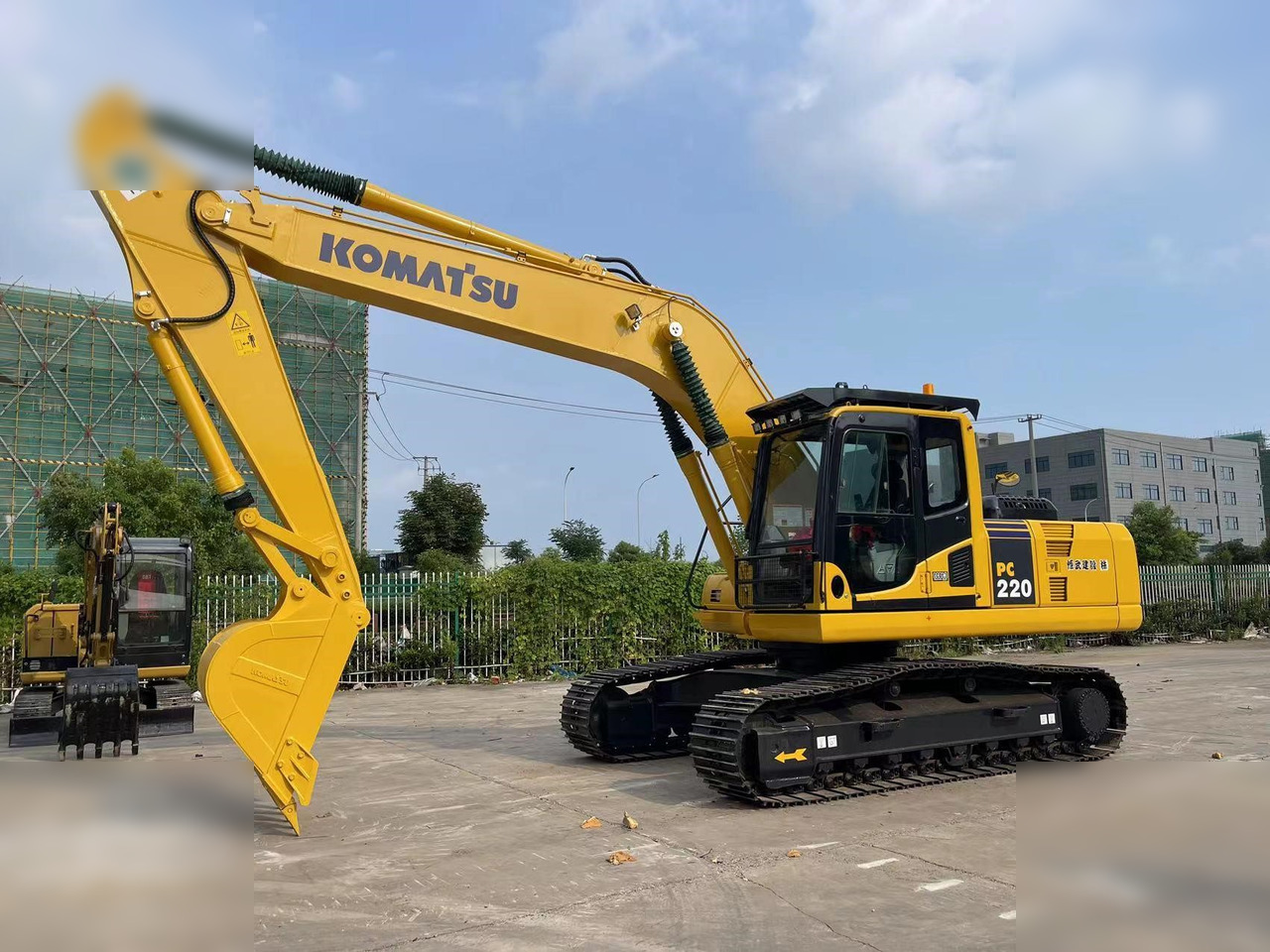 KOMATSU PC220-8 - 크롤러 굴삭기 : 사진 1 KOMATSU PC220-8 - 크롤러 굴삭기 : 사진 1