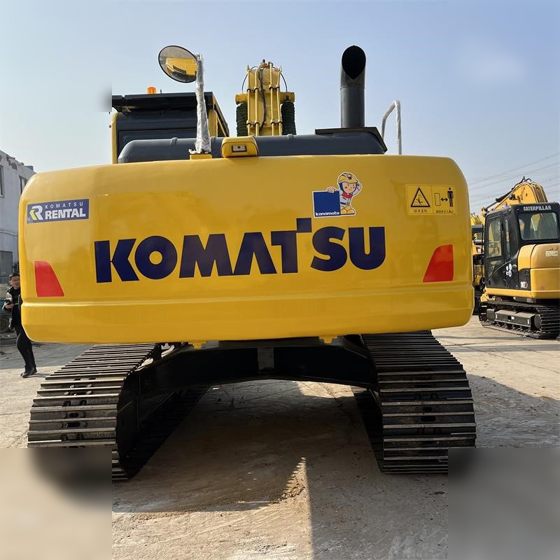 KOMATSU PC220-8 - 크롤러 굴삭기 : 사진 4 KOMATSU PC220-8 - 크롤러 굴삭기 : 사진 4