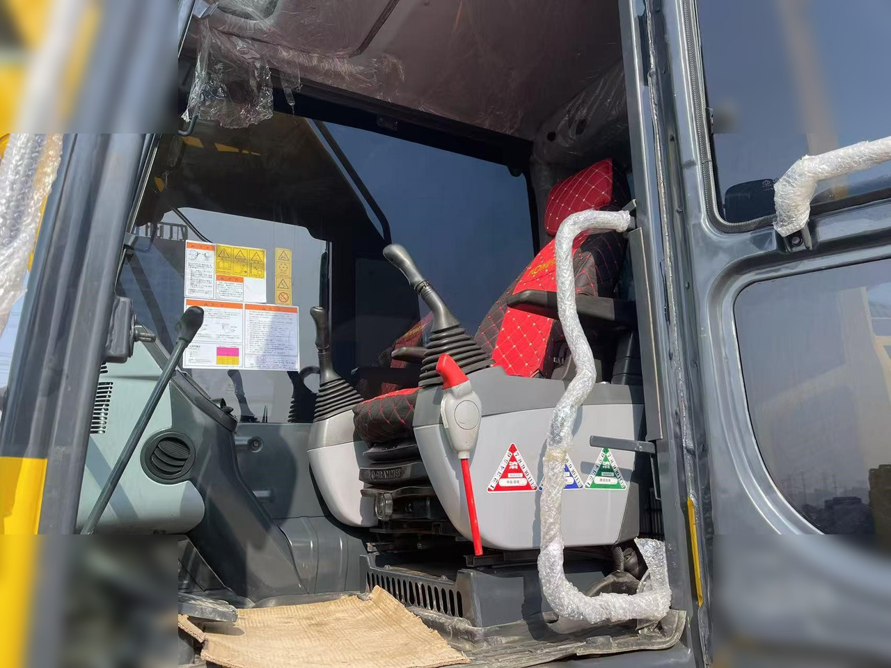 KOMATSU PC220-8 - 크롤러 굴삭기 : 사진 5 KOMATSU PC220-8 - 크롤러 굴삭기 : 사진 5