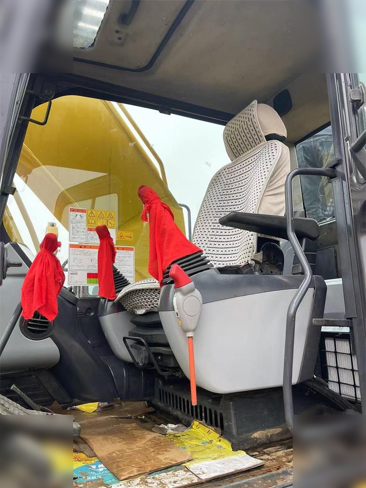 크롤러 굴삭기 KOMATSU PC220-8 : 사진 8 크롤러 굴삭기 KOMATSU PC220-8 : 사진 8