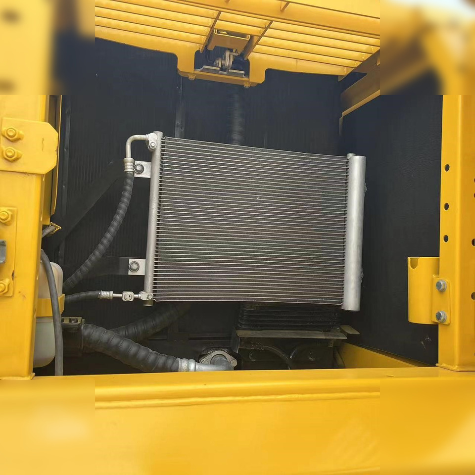 KOMATSU PC240 LC-8 - 크롤러 굴삭기 : 사진 3 KOMATSU PC240 LC-8 - 크롤러 굴삭기 : 사진 3