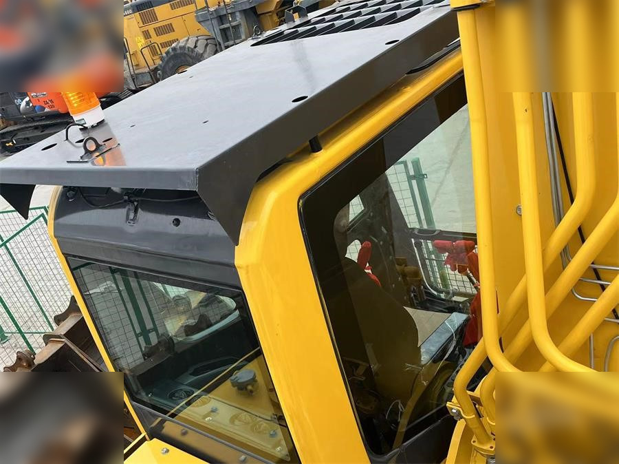 KOMATSU PC300-8 - 크롤러 굴삭기 : 사진 5 KOMATSU PC300-8 - 크롤러 굴삭기 : 사진 5
