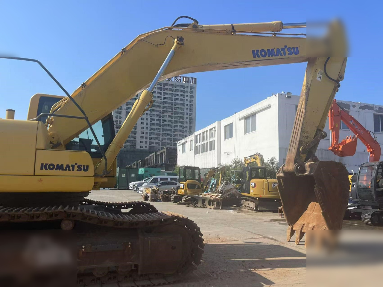 KOMATSU PC400-8 - 크롤러 굴삭기 : 사진 4 KOMATSU PC400-8 - 크롤러 굴삭기 : 사진 4