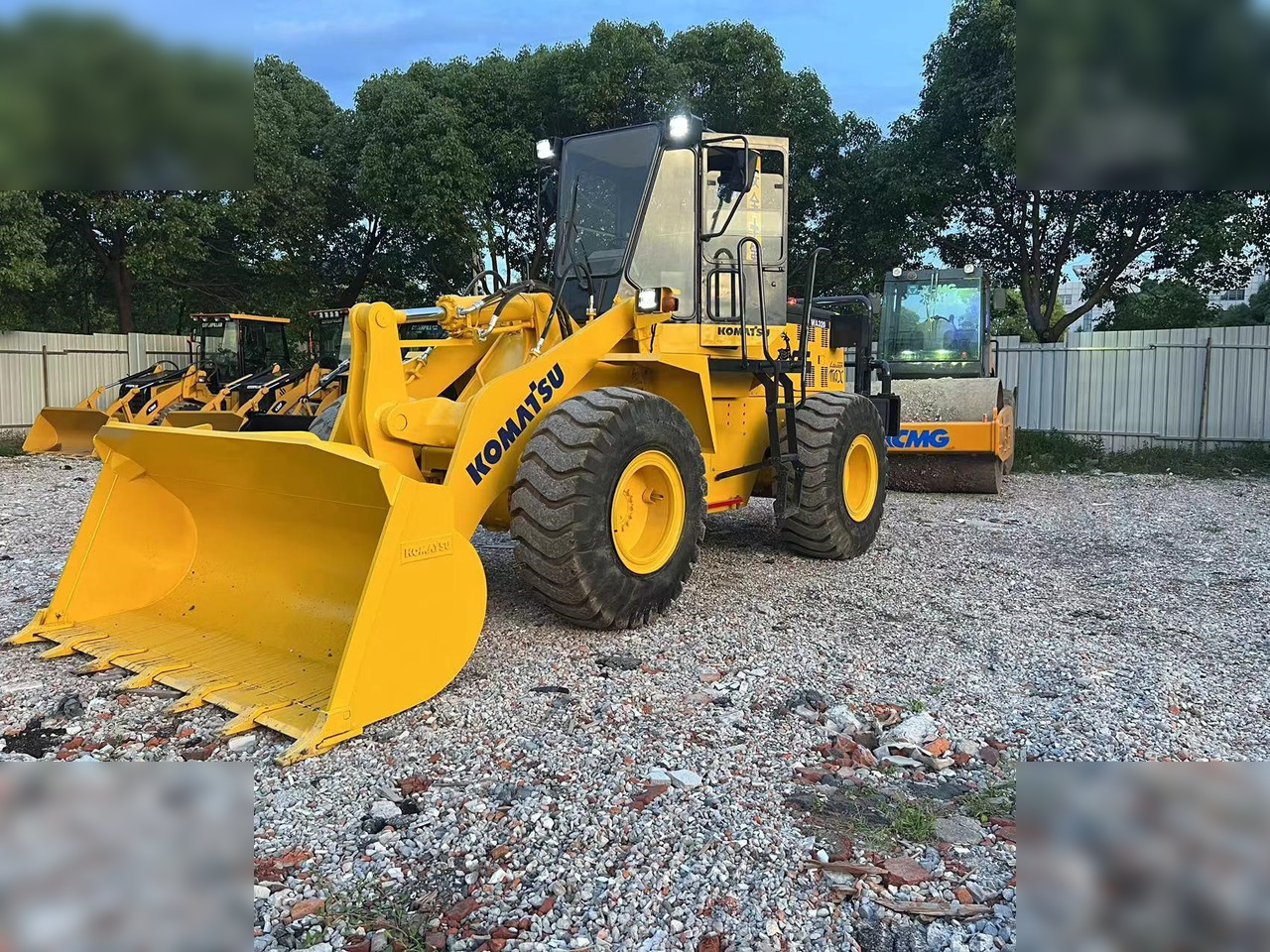 KOMATSU WA320-3 - 휠 로더 : 사진 1 KOMATSU WA320-3 - 휠 로더 : 사진 1