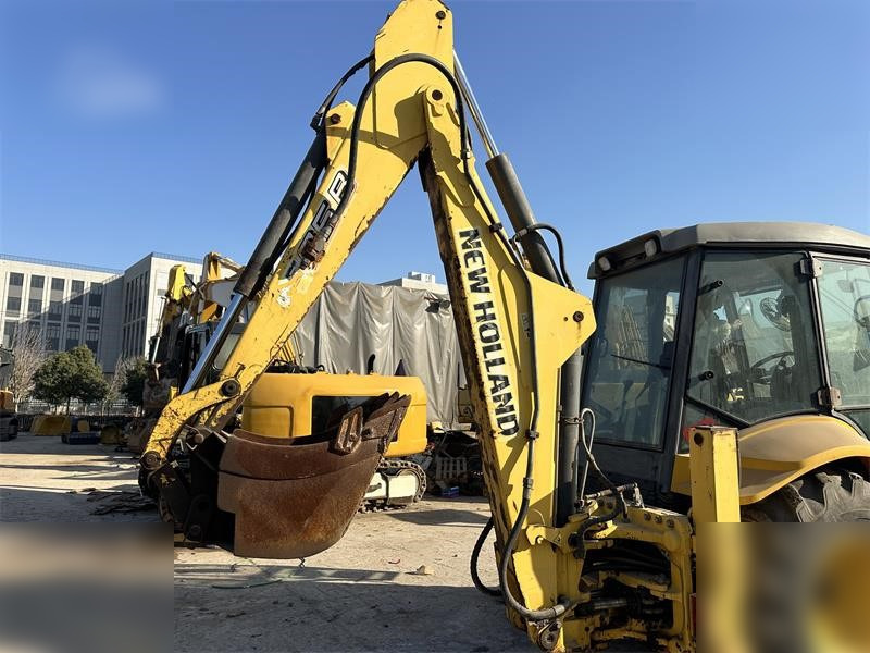 NEW HOLLAND LB95B-4PT - 백호 로더 : 사진 4 NEW HOLLAND LB95B-4PT - 백호 로더 : 사진 4