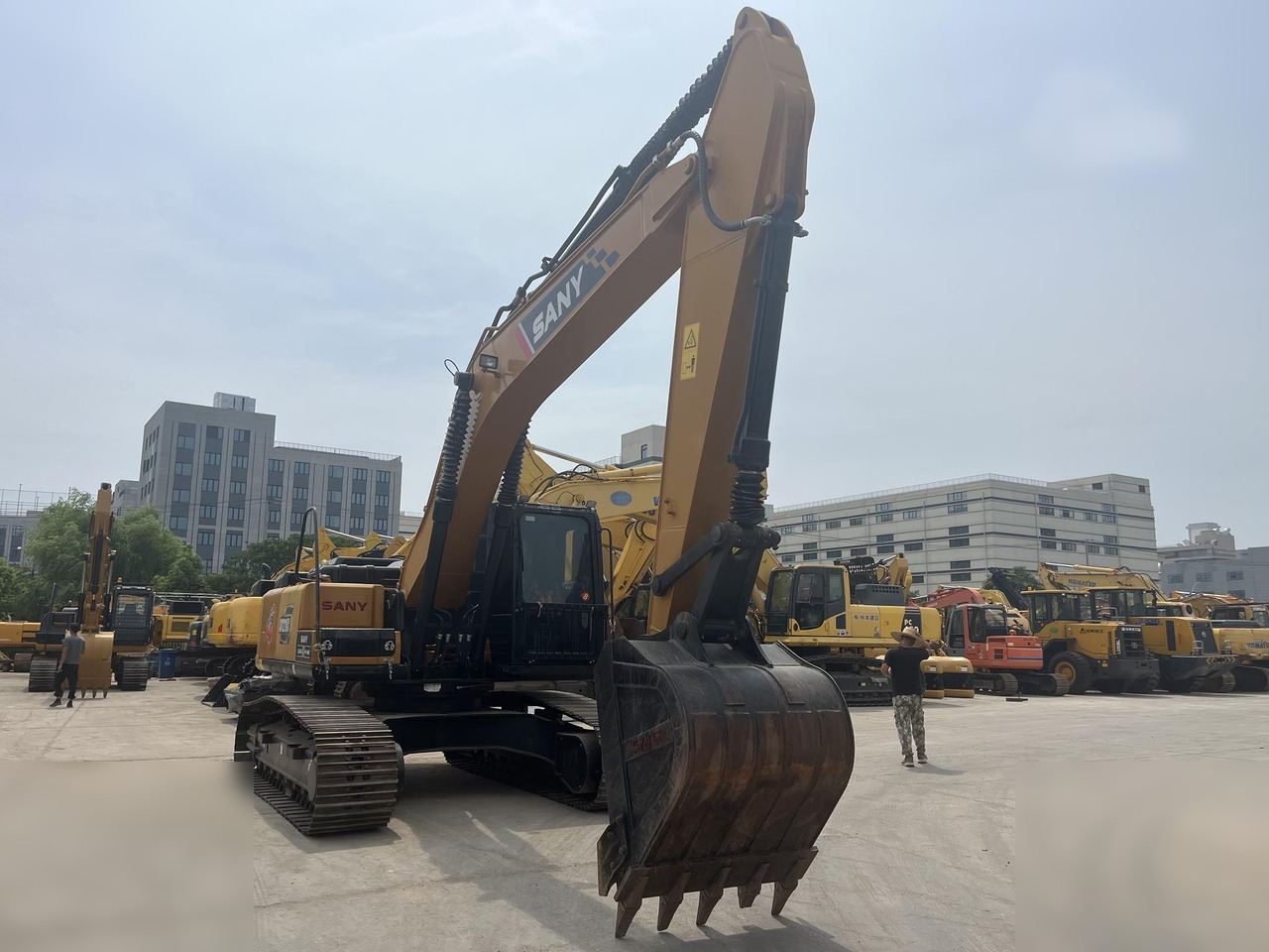 SANY SY215C - 크롤러 굴삭기 : 사진 4 SANY SY215C - 크롤러 굴삭기 : 사진 4