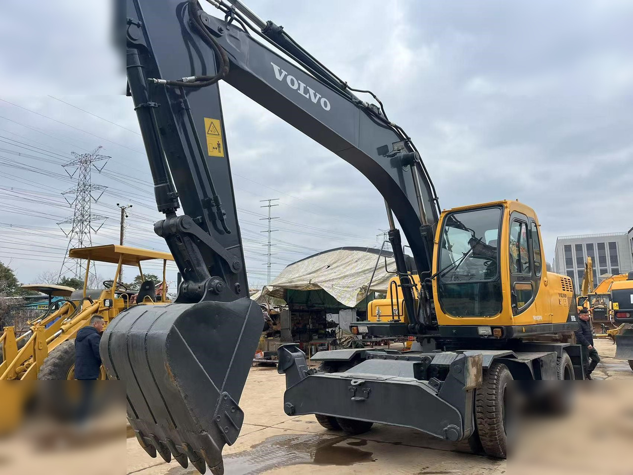 VOLVO EW170 - 휠 굴삭기 : 사진 3 VOLVO EW170 - 휠 굴삭기 : 사진 3