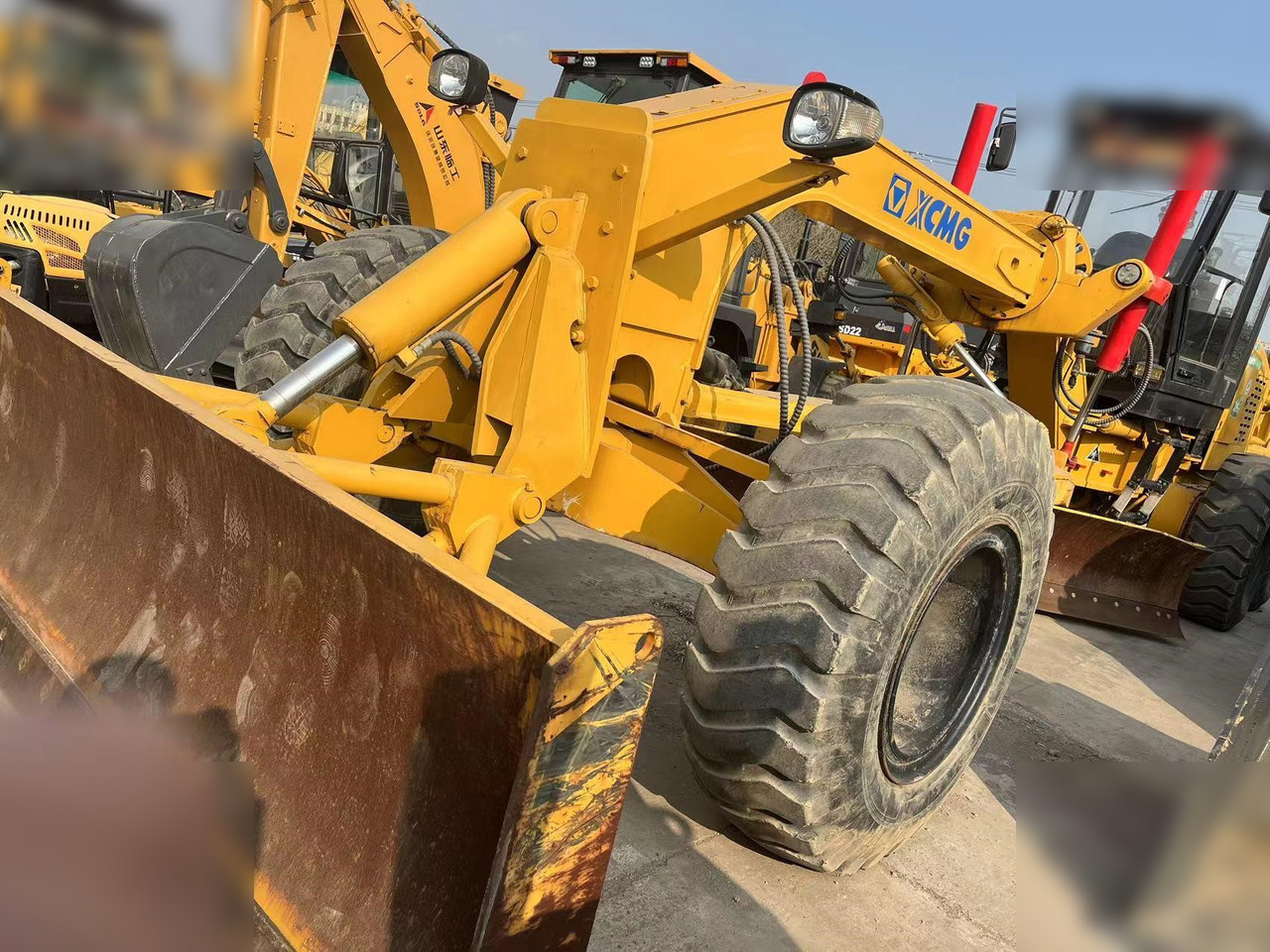 XCMG GR1803 - 그레이더 : 사진 3 XCMG GR1803 - 그레이더 : 사진 3