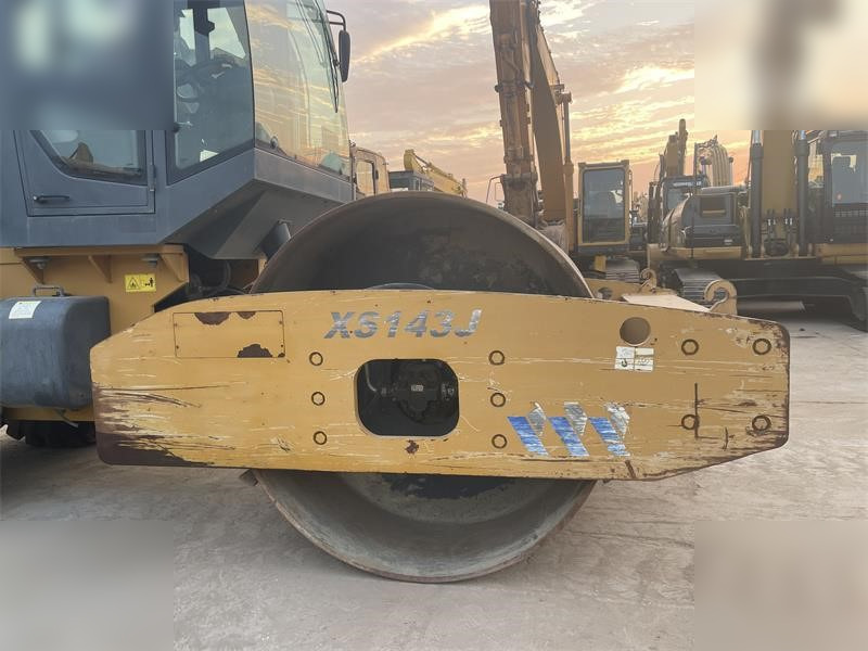 XCMG XS143J - 롤러 : 사진 3 XCMG XS143J - 롤러 : 사진 3