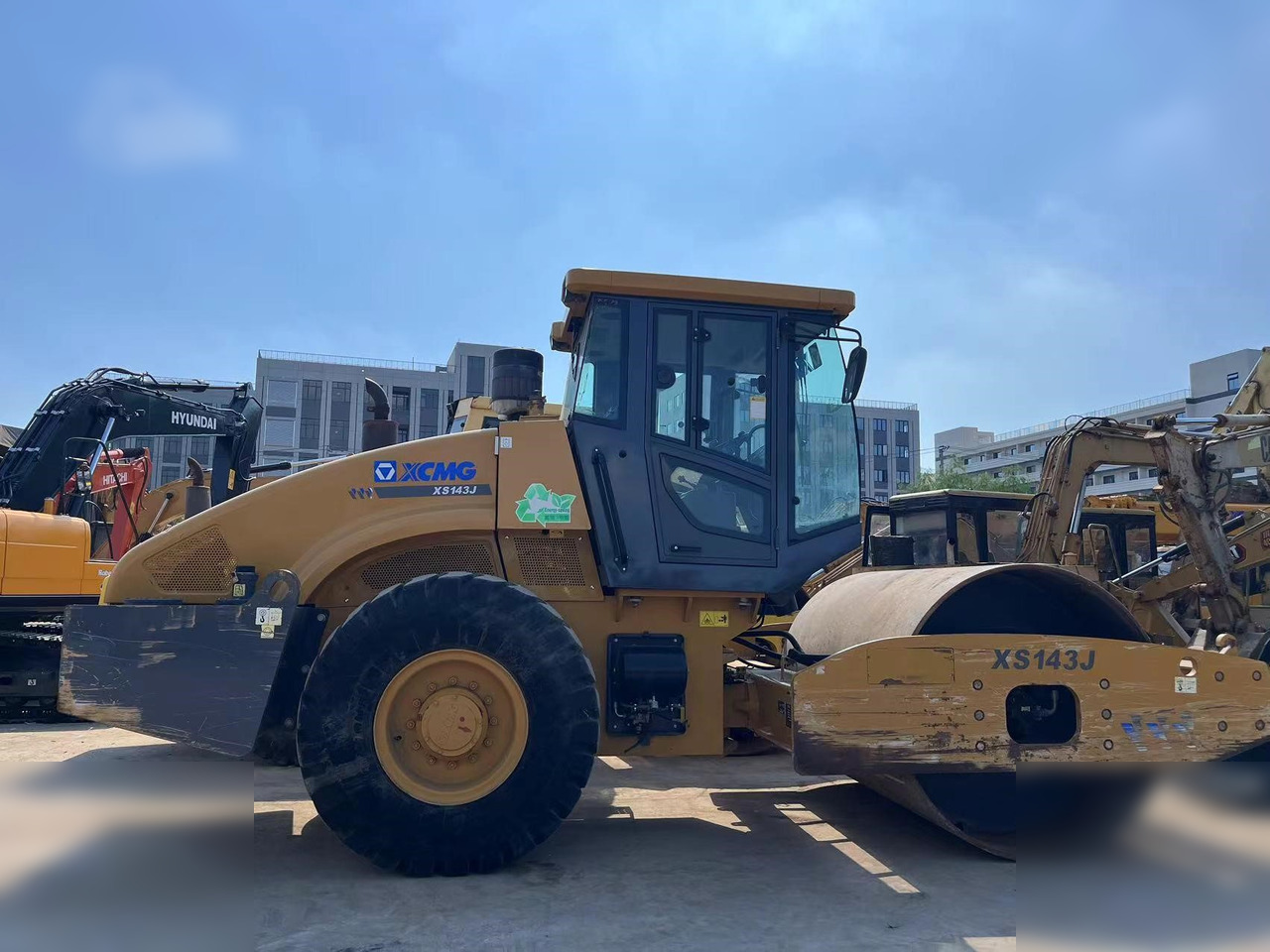 XCMG XS143J - 롤러 : 사진 1 XCMG XS143J - 롤러 : 사진 1