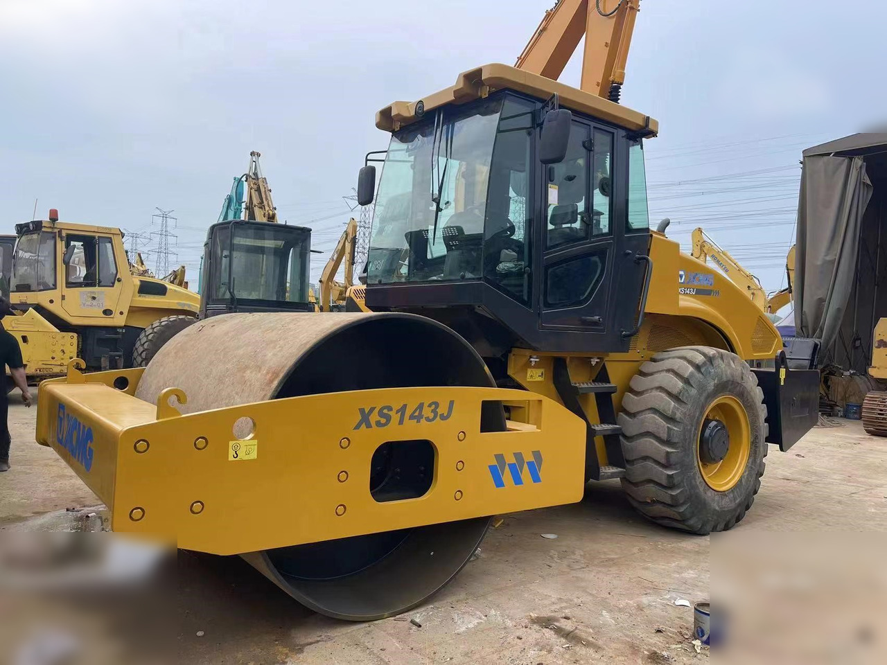 XCMG XS143J - 롤러 : 사진 3 XCMG XS143J - 롤러 : 사진 3