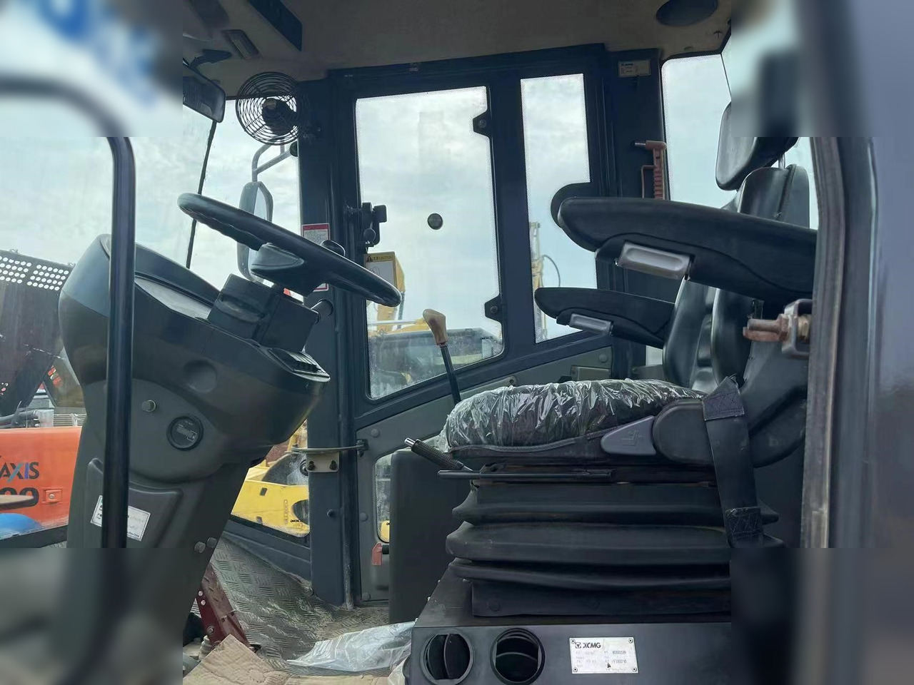 XCMG XS143J - 롤러 : 사진 5 XCMG XS143J - 롤러 : 사진 5