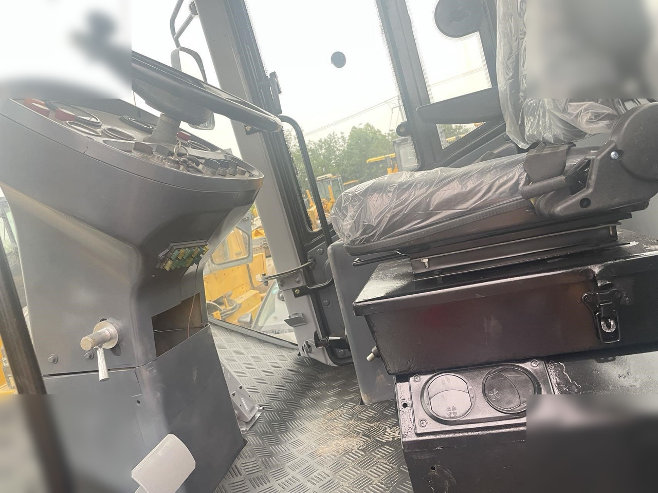 XCMG XS223J - 롤러 : 사진 5 XCMG XS223J - 롤러 : 사진 5