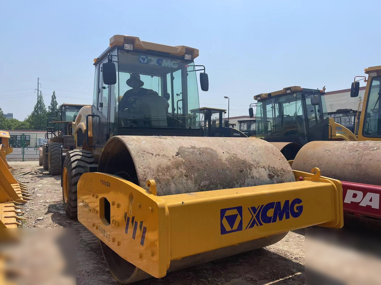 XCMG XS223J - 롤러 : 사진 2 XCMG XS223J - 롤러 : 사진 2