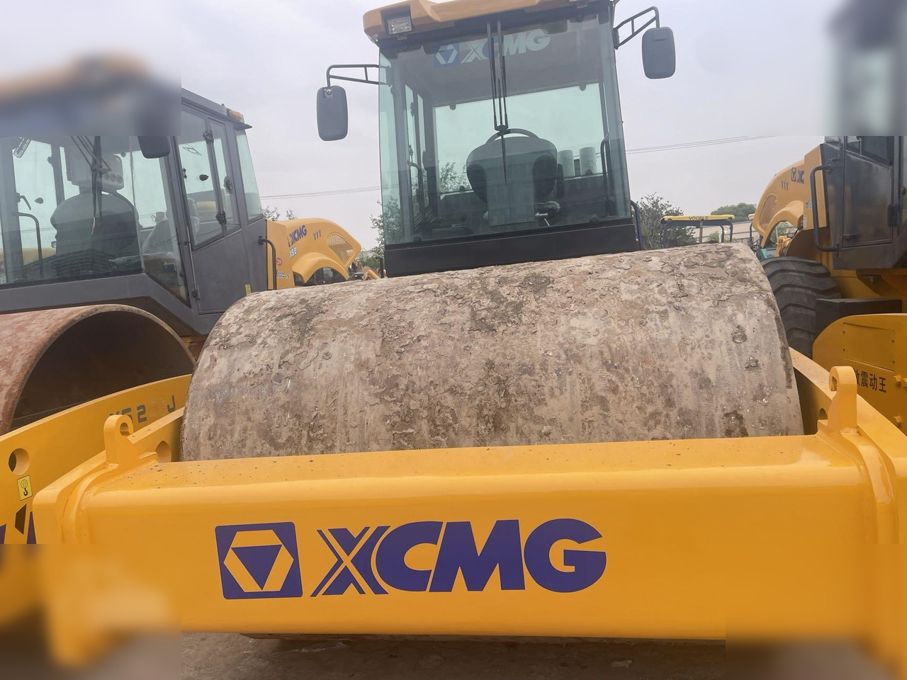XCMG XS223J - 롤러 : 사진 4 XCMG XS223J - 롤러 : 사진 4