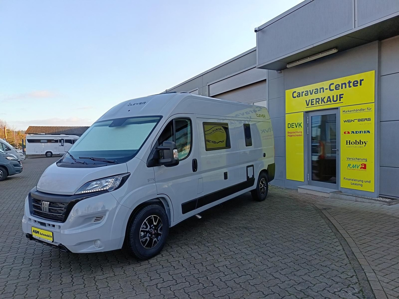 Clever Celebration 600 MJ24*AHK*MARKISE*ACC*R-KAM*RADIO - 캠핑 밴 : 사진 4 Clever Celebration 600 MJ24*AHK*MARKISE*ACC*R-KAM*RADIO - 캠핑 밴 : 사진 4