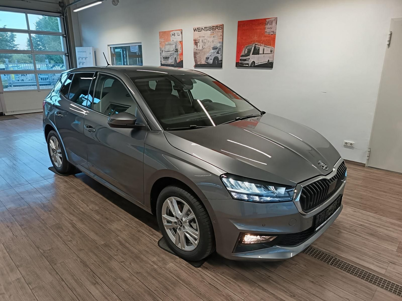 Skoda Fabia 30 Jahre DSG*VORBER.AHK*LED*R-KAM*TEMP*DAB - 세단 : 사진 3 Skoda Fabia 30 Jahre DSG*VORBER.AHK*LED*R-KAM*TEMP*DAB - 세단 : 사진 3