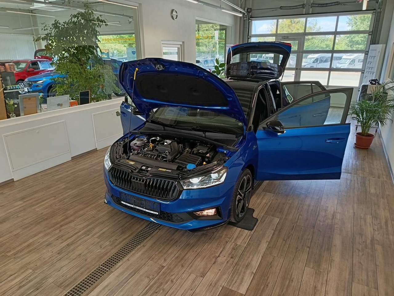Skoda Fabia Monte Carlo 110 kW DSG*LED*ACC*R-KAM*KESSY - 세단 : 사진 2 Skoda Fabia Monte Carlo 110 kW DSG*LED*ACC*R-KAM*KESSY - 세단 : 사진 2