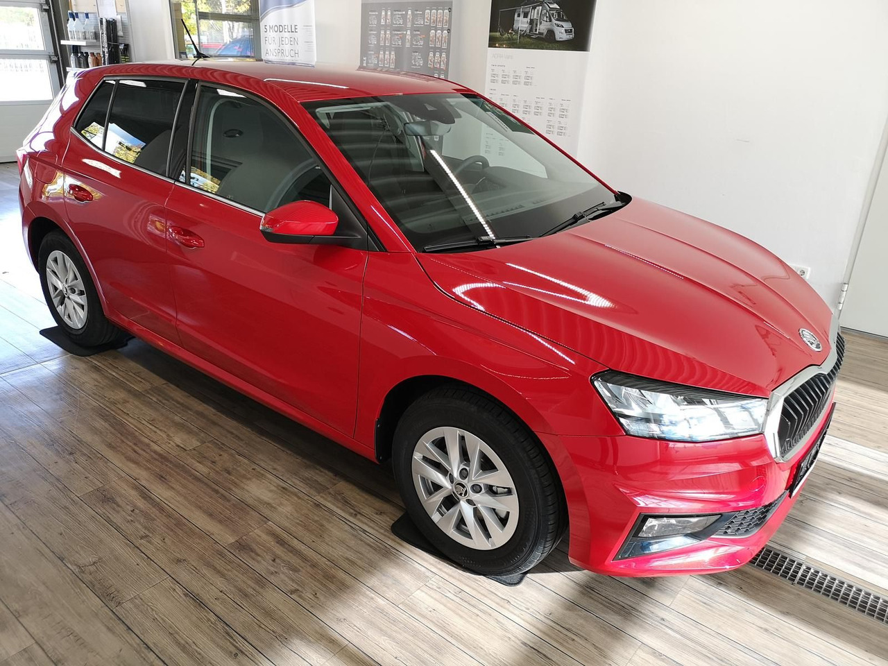 Skoda Fabia Selection 1,0TSIDSG+AHK-VORBER+LED+DAB+SHZ - 세단 : 사진 2 Skoda Fabia Selection 1,0TSIDSG+AHK-VORBER+LED+DAB+SHZ - 세단 : 사진 2
