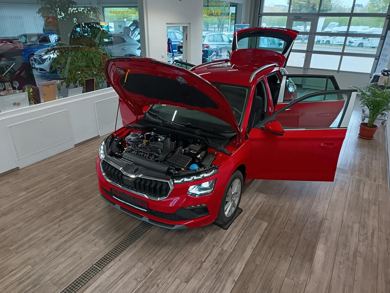 Skoda Kamiq Selection 1,5 TSI DSG*AHK*LED*5J.GARANTIE* - SUV : 사진 2 Skoda Kamiq Selection 1,5 TSI DSG*AHK*LED*5J.GARANTIE* - SUV : 사진 2