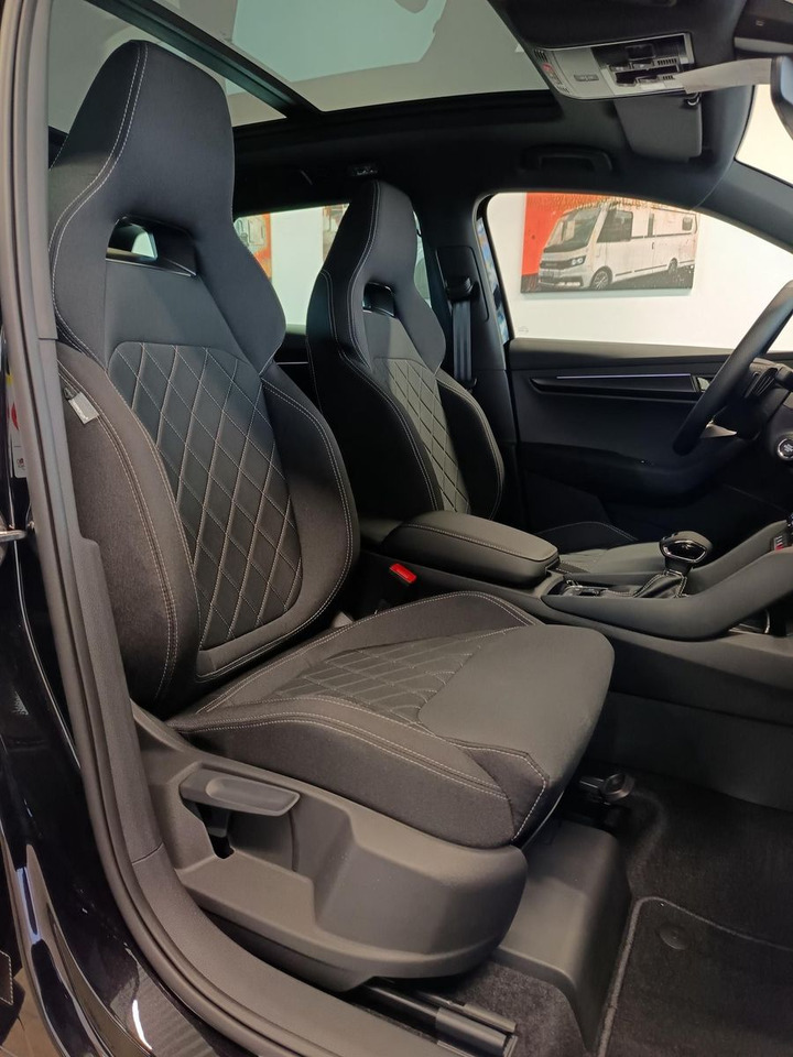 SUV Skoda Karoq Sportline 1,5 TSI DSG*AHK*PSD*STD.HZG*NAVI : 사진 22 SUV Skoda Karoq Sportline 1,5 TSI DSG*AHK*PSD*STD.HZG*NAVI : 사진 22