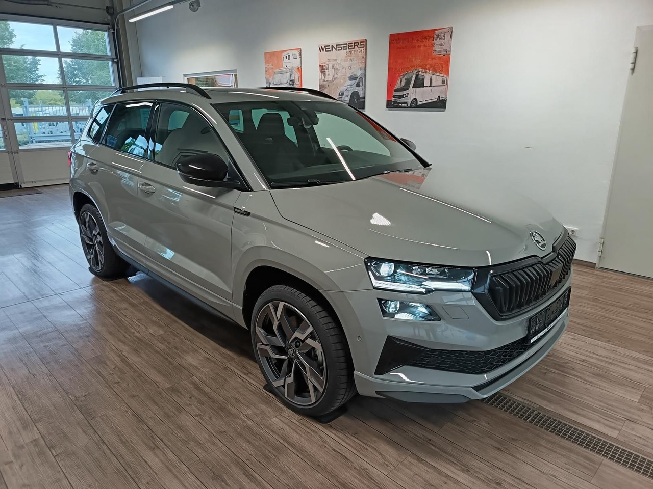 Skoda Karoq Sportline 1,5 TSI DSG*AHK*PSD*STD.HZG*NAVI - SUV : 사진 3 Skoda Karoq Sportline 1,5 TSI DSG*AHK*PSD*STD.HZG*NAVI - SUV : 사진 3