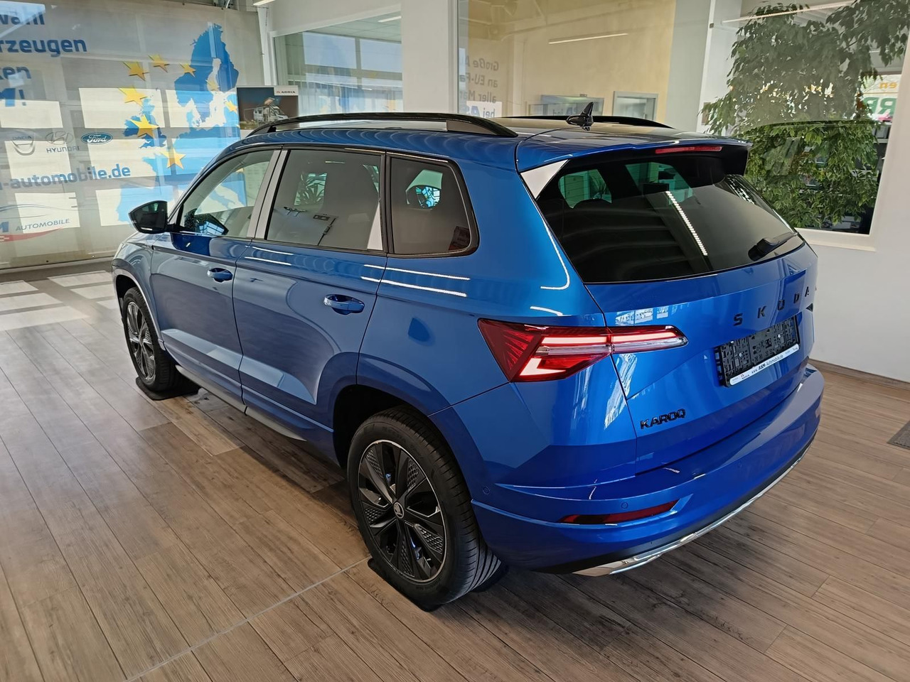Skoda Karoq Sportline 1,5TSI DSG*AHK*360°*5J.GARANTIE* - SUV : 사진 4 Skoda Karoq Sportline 1,5TSI DSG*AHK*360°*5J.GARANTIE* - SUV : 사진 4