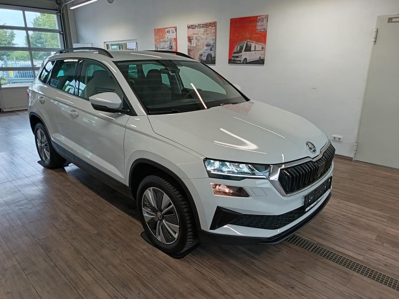 Skoda Karoq Style 1,5TSI DSG*AHK-VORBER*NAVI*LED*R-KAM - SUV : 사진 3 Skoda Karoq Style 1,5TSI DSG*AHK-VORBER*NAVI*LED*R-KAM - SUV : 사진 3