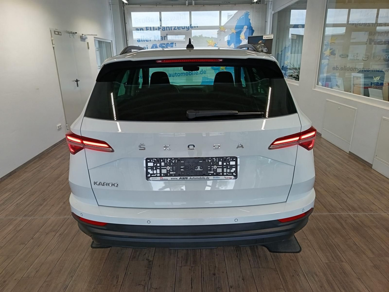Skoda Karoq Style 1,5TSI DSG*AHK-VORBER*NAVI*LED*R-KAM - SUV : 사진 5 Skoda Karoq Style 1,5TSI DSG*AHK-VORBER*NAVI*LED*R-KAM - SUV : 사진 5