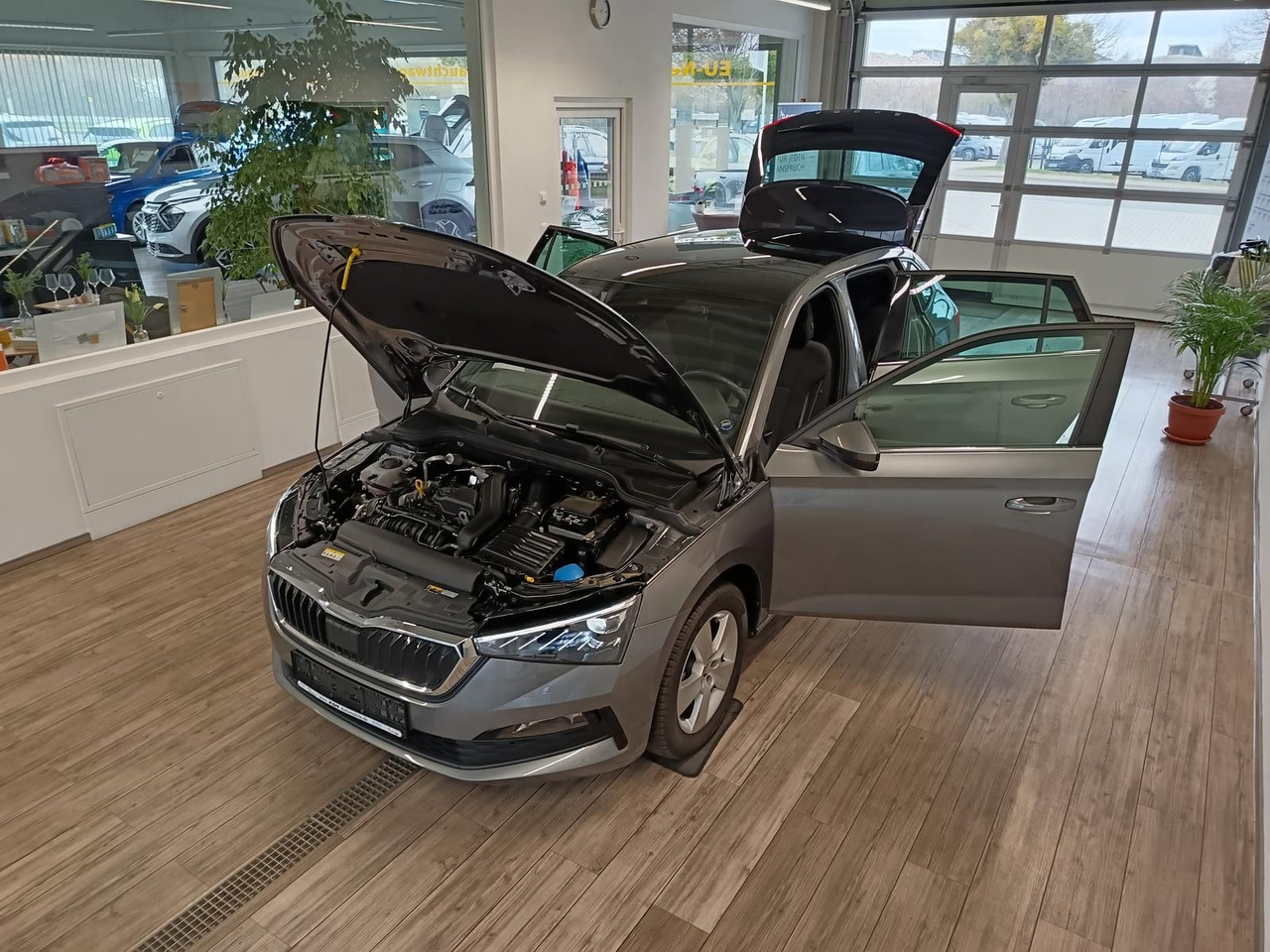Skoda Scala Style 1,5 TSI DSG*PANO*LED*DAB*ALLWETTER* - 세단 : 사진 2 Skoda Scala Style 1,5 TSI DSG*PANO*LED*DAB*ALLWETTER* - 세단 : 사진 2