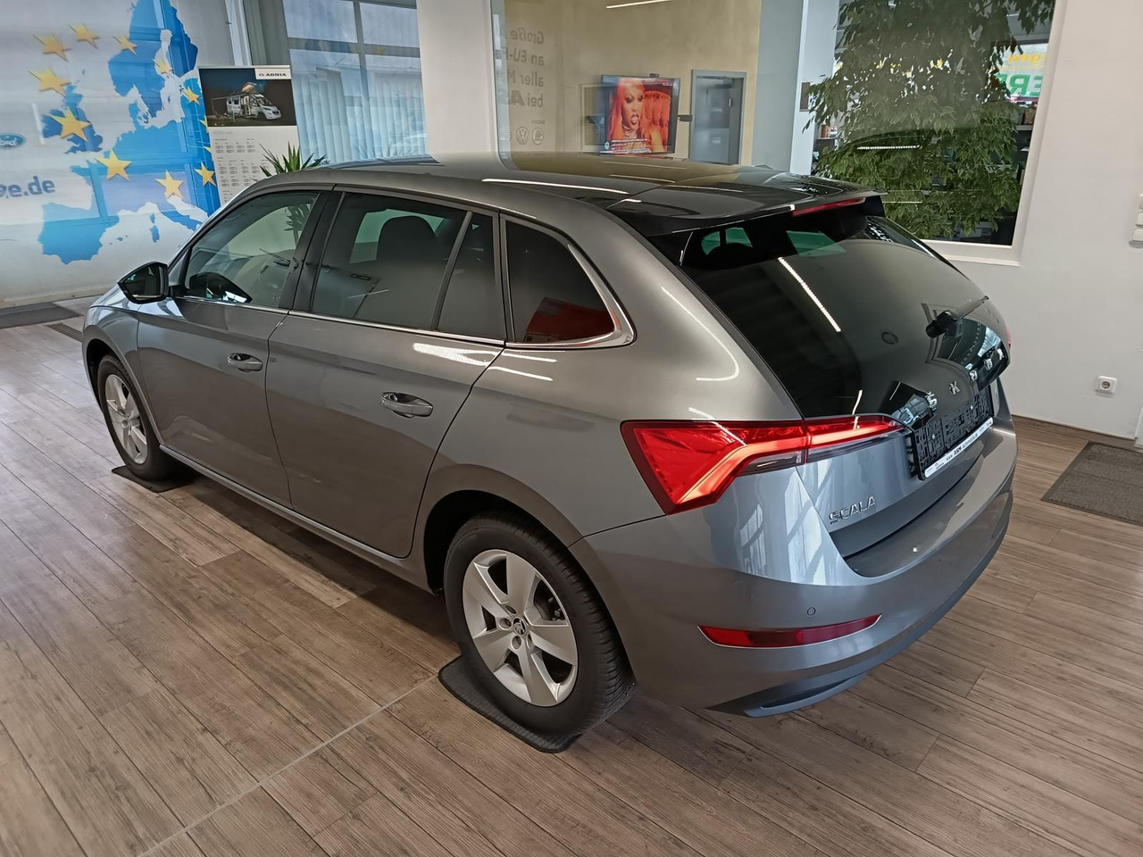 Skoda Scala Style 1,5 TSI DSG*PANO*LED*DAB*ALLWETTER* - 세단 : 사진 4 Skoda Scala Style 1,5 TSI DSG*PANO*LED*DAB*ALLWETTER* - 세단 : 사진 4