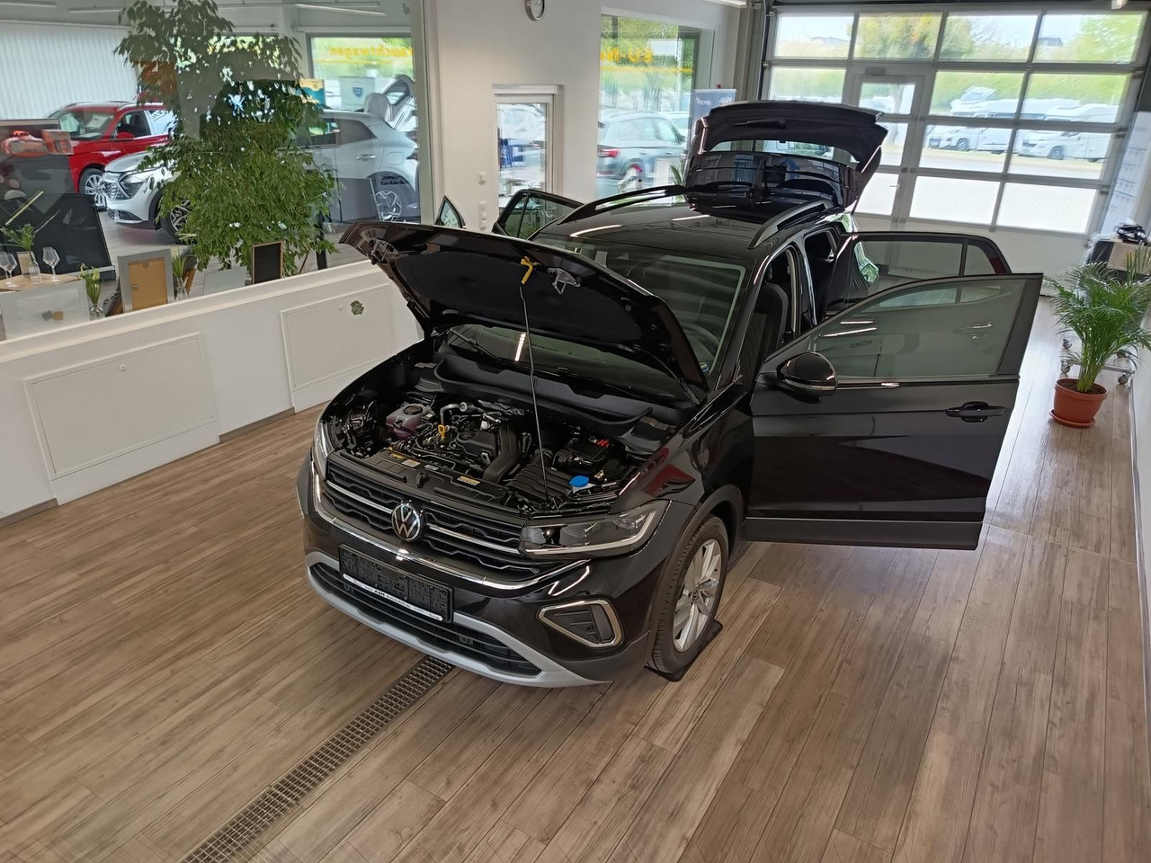 Volkswagen T-Cross Life 1.5 TSI DSG*AHK*MATRIX LED*ACC*SHZ* - SUV : 사진 2 Volkswagen T-Cross Life 1.5 TSI DSG*AHK*MATRIX LED*ACC*SHZ* - SUV : 사진 2