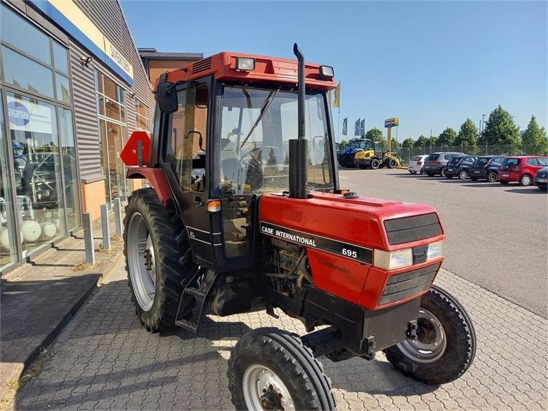 Case IH 695 XL - 장궤형 트랙터 : 사진 3 Case IH 695 XL - 장궤형 트랙터 : 사진 3