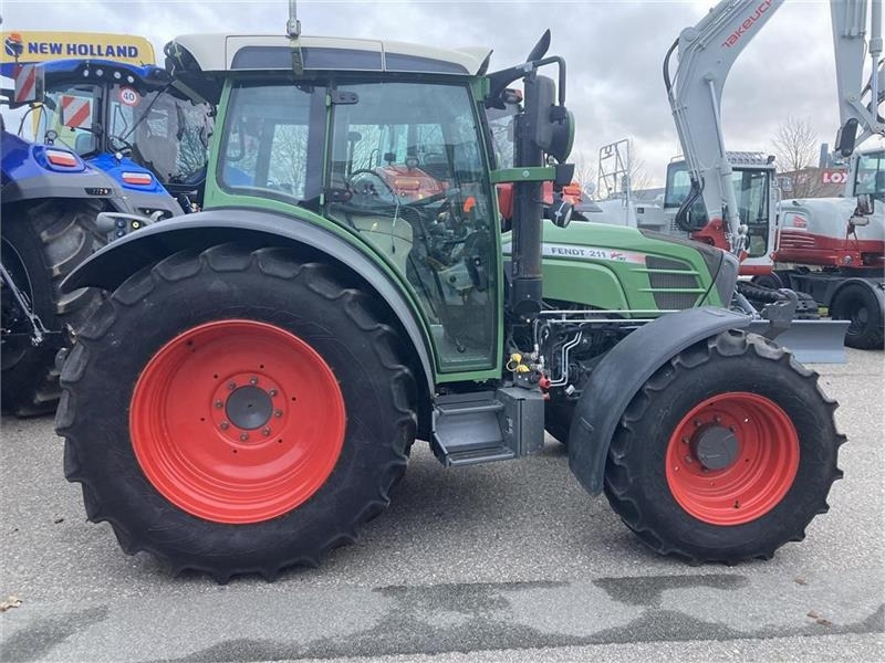 Fendt 211 Vario TMS - 장궤형 트랙터 : 사진 4 Fendt 211 Vario TMS - 장궤형 트랙터 : 사진 4