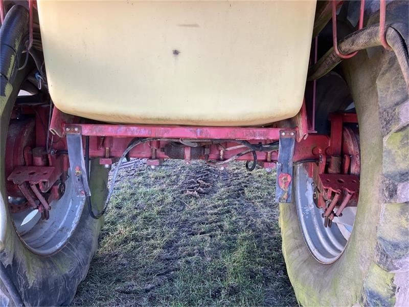Hardi COMMANDER 4200 TWIN 28 m - 견인 스프레이 : 사진 4 Hardi COMMANDER 4200 TWIN 28 m - 견인 스프레이 : 사진 4