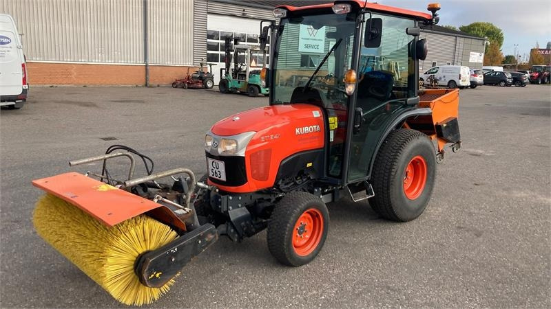 Kubota ST341 inkl. 150 cm kost og udlægger - 지자체 트랙터 : 사진 1 Kubota ST341 inkl. 150 cm kost og udlægger - 지자체 트랙터 : 사진 1