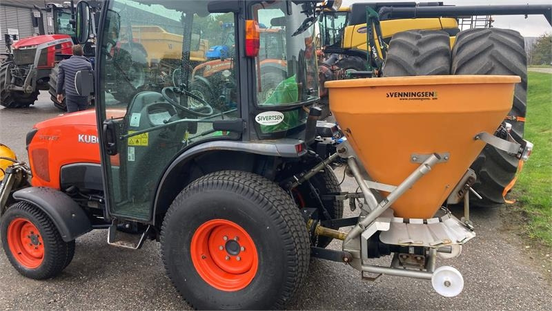 Kubota STW37 Kompakttraktor - 지자체 트랙터 : 사진 3 Kubota STW37 Kompakttraktor - 지자체 트랙터 : 사진 3