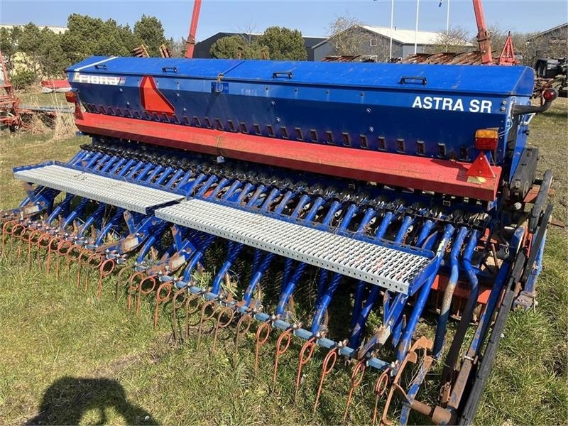 Kuhn HR 4002 Med Fiona Astra SR - 콤바인 : 사진 3 Kuhn HR 4002 Med Fiona Astra SR - 콤바인 : 사진 3