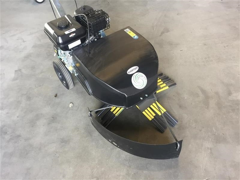 Kwern Greenbuster Pro III 8x3 Inkl. afdækningsskær - 정원 장비 : 사진 1 Kwern Greenbuster Pro III 8x3 Inkl. afdækningsskær - 정원 장비 : 사진 1