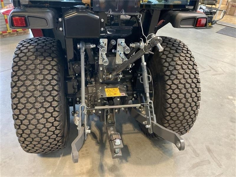 Massey Ferguson 1740 HC - 지자체 트랙터 : 사진 4 Massey Ferguson 1740 HC - 지자체 트랙터 : 사진 4