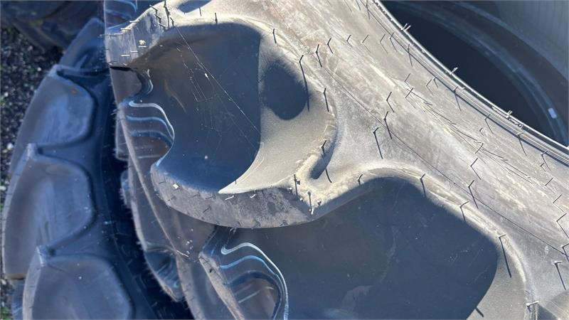 Mitas 420/85R38 & 340/85R28  - 타이어 지자체/ 특수 차량 용 : 사진 2 Mitas 420/85R38 & 340/85R28  - 타이어 지자체/ 특수 차량 용 : 사진 2