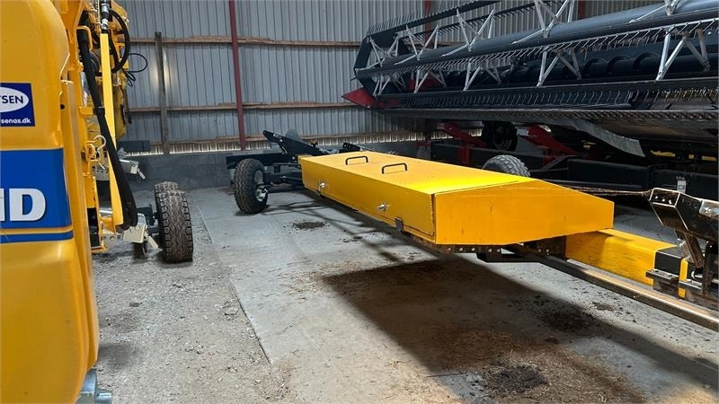 New Holland 4 hjulet skærebordsvogn - 농장 트레일러 : 사진 2 New Holland 4 hjulet skærebordsvogn - 농장 트레일러 : 사진 2