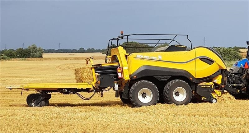 New Holland BB 1290 RC HD - 정사각 베일러 : 사진 1 New Holland BB 1290 RC HD - 정사각 베일러 : 사진 1