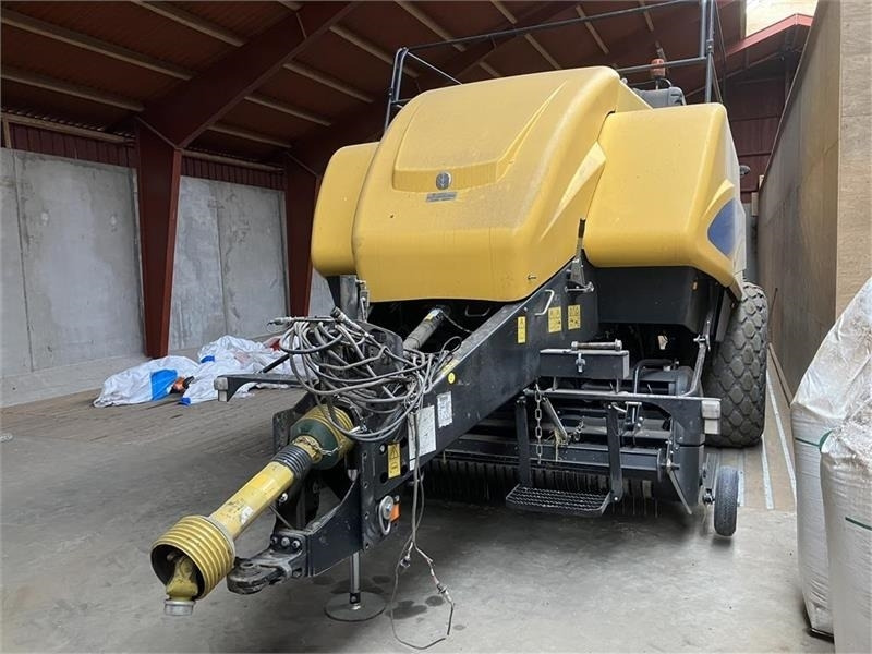 New Holland BB9090 PLUS med Parkland 325 vogn - 정사각 베일러 : 사진 1 New Holland BB9090 PLUS med Parkland 325 vogn - 정사각 베일러 : 사진 1
