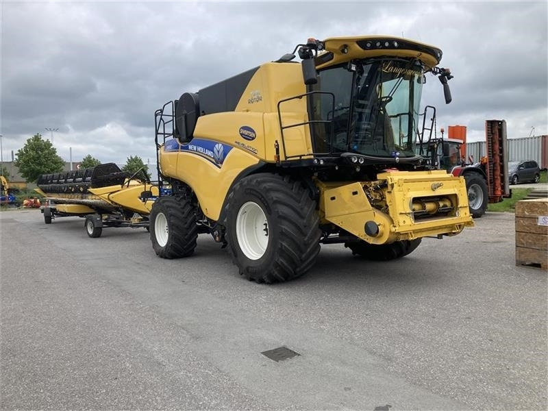 New Holland CR9.90 Med 35 fods Varifeed mm - 목초수확기 : 사진 2 New Holland CR9.90 Med 35 fods Varifeed mm - 목초수확기 : 사진 2